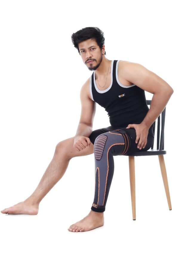 LONG KNEE SUPPORT (WITH STRAP)